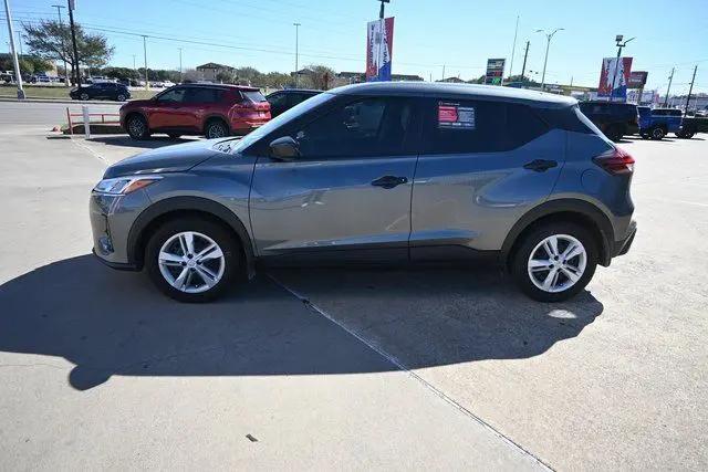 2025 Nissan Kicks S