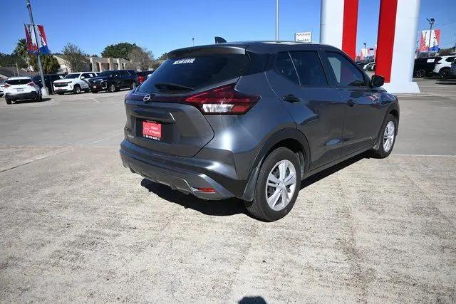 2025 Nissan Kicks S