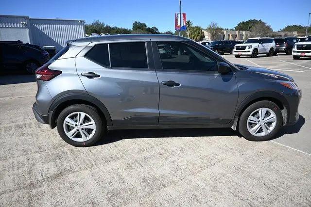2025 Nissan Kicks S