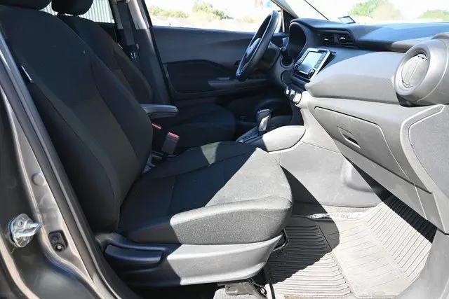 2025 Nissan Kicks S