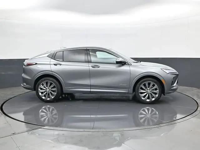 2026 Buick NV Avenir FWD