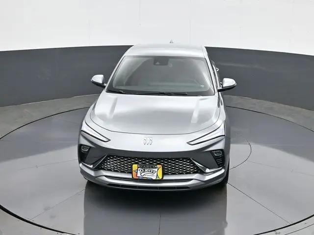 2026 Buick NV Avenir FWD