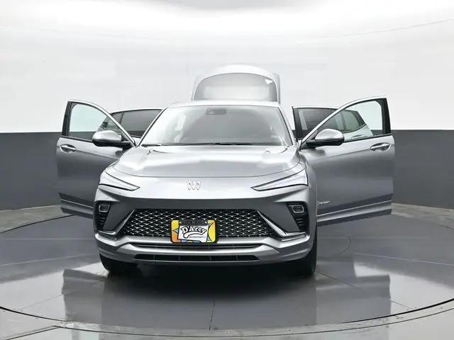 2026 Buick NV Avenir FWD