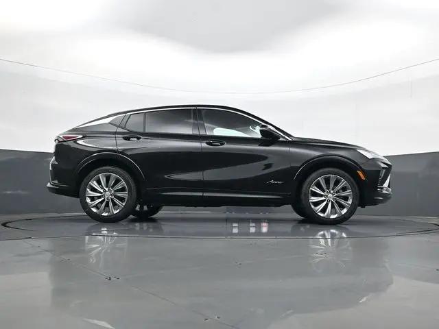 2026 Buick NV Avenir FWD