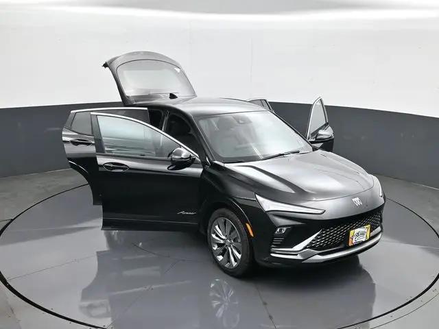 2026 Buick NV Avenir FWD