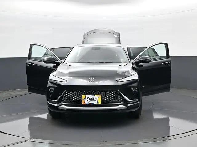 2026 Buick NV Avenir FWD