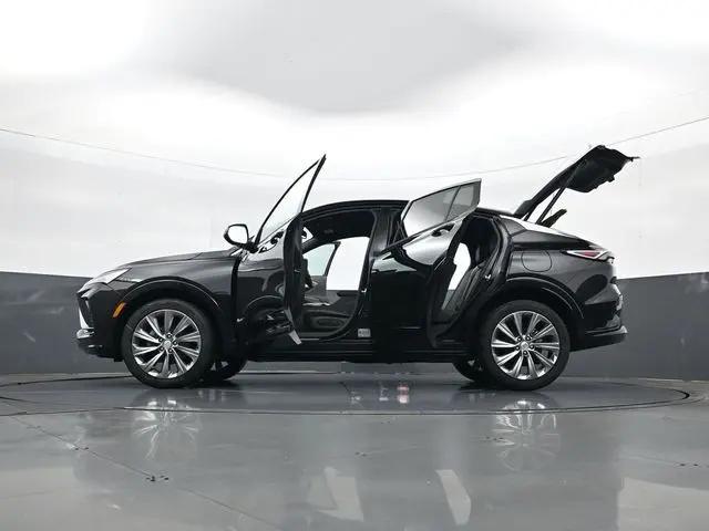 2026 Buick NV Avenir FWD