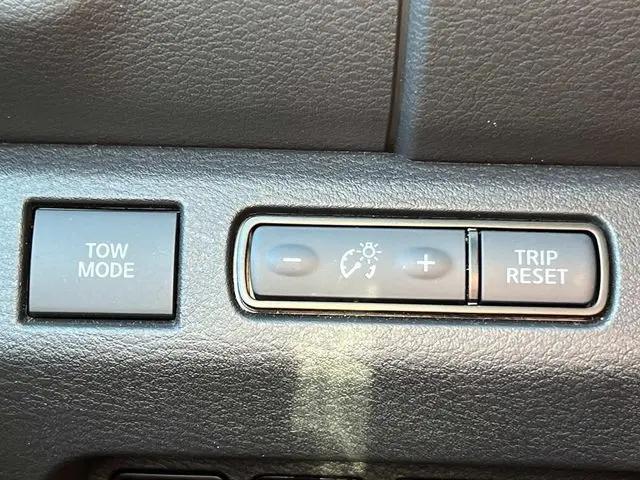 2025 Nissan Frontier Crew Cab PRO-X 4x2