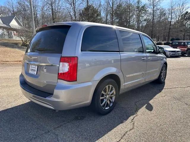 2015 Chrysler Town & Country S