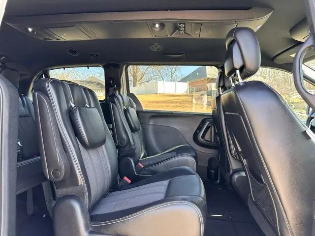 2015 Chrysler Town & Country S