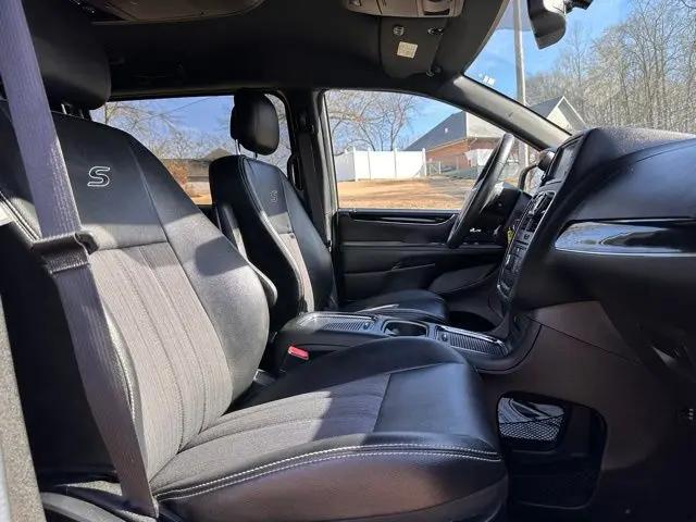 2015 Chrysler Town & Country S