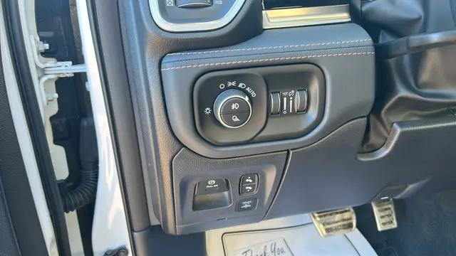 2025 Ram 1500 Tungsten Crew Cab 4x4 5'7" Box