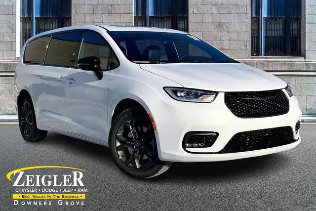 2026 Chrysler Pacifica Select AWD for sale in Downers Grove, IL