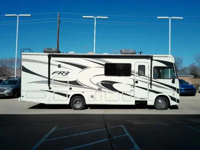 2018 Ford F-53 Base