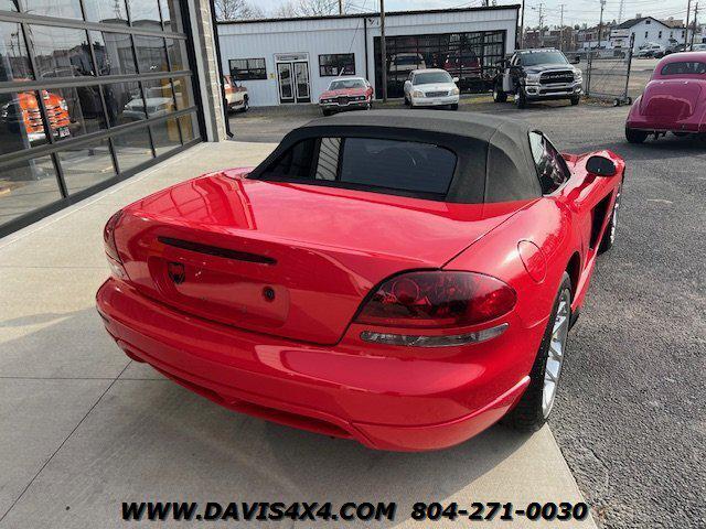 2004 Dodge Viper SRT10