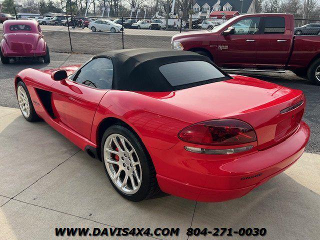 2004 Dodge Viper SRT10