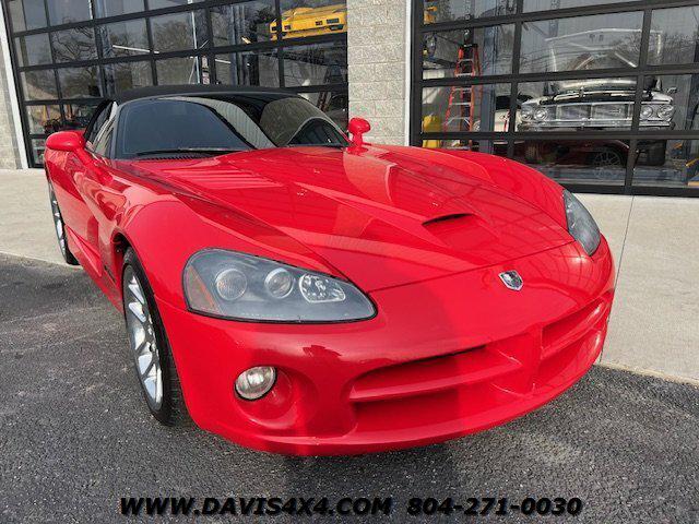 2004 Dodge Viper SRT10