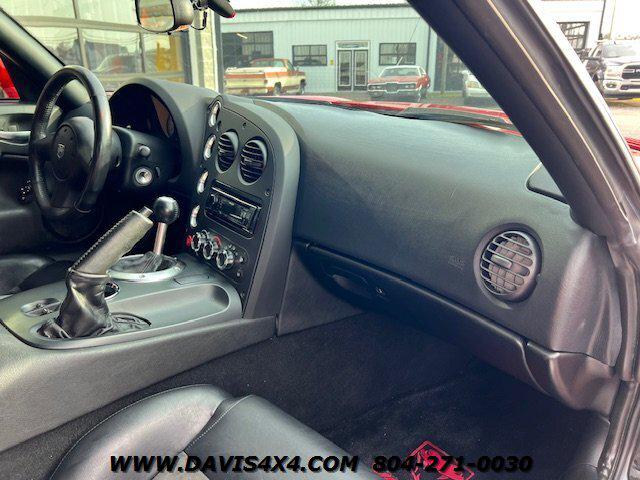 2004 Dodge Viper SRT10