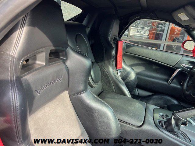 2004 Dodge Viper SRT10