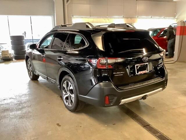 2022 Subaru Outback Touring XT