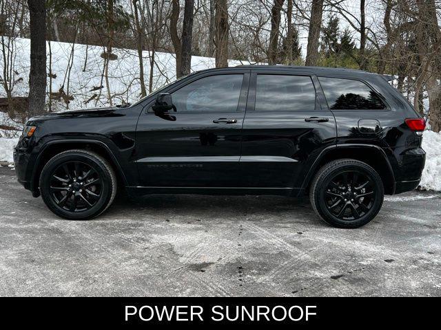 Used 2017 Jeep Grand Cherokee Altitude with VIN 1C4RJFAGXHC792249 for sale in Devon, PA
