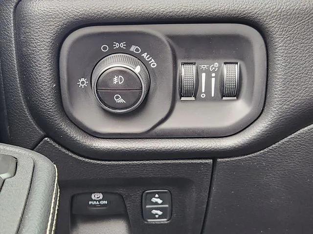 2026 Ram 1500 Laramie Crew Cab 4x4 5'7" Box