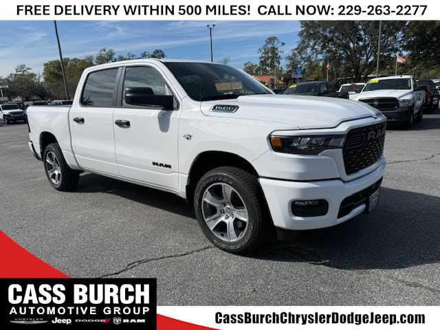 2026 Ram 1500 Express Crew Cab 4x4 57 Box
