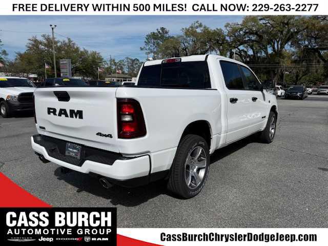2026 Ram 1500 Express Crew Cab 4x4 57 Box