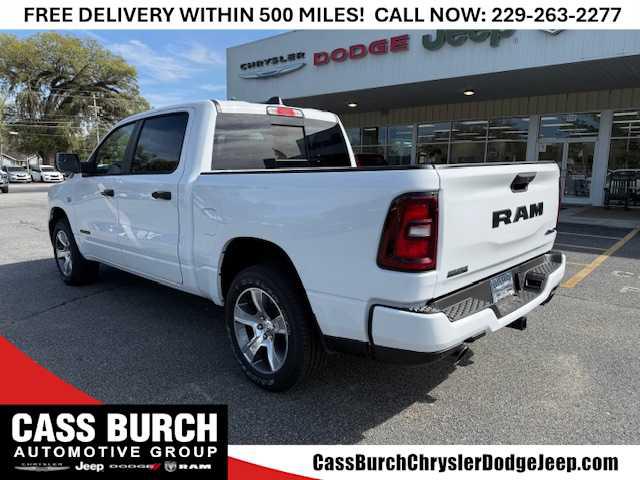 2026 Ram 1500 Express Crew Cab 4x4 57 Box