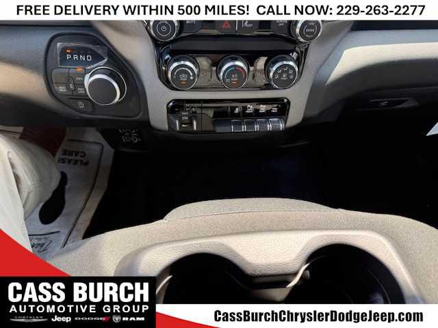 2026 Ram 1500 Express Crew Cab 4x4 57 Box