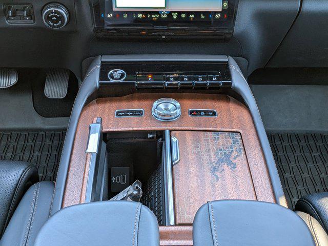 2025 Lincoln Navigator Black Label L