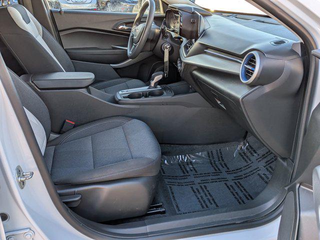 2025 Chevrolet Trax FWD LS
