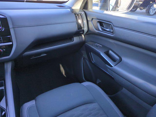 2025 Nissan Pathfinder SV FWD