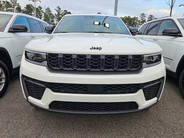 2026 Jeep Grand Cherokee Altitude 4x2