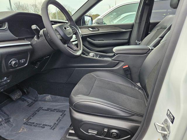 2026 Jeep Grand Cherokee Altitude 4x2