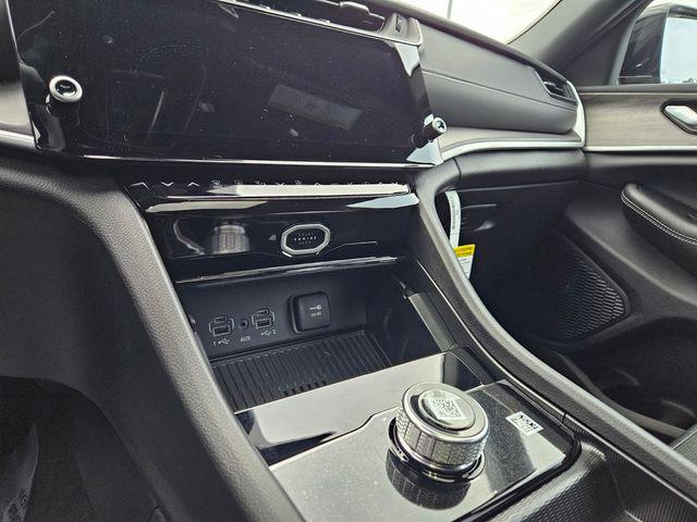 2026 Jeep Grand Cherokee Altitude 4x2