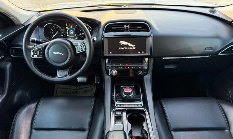 2019 Jaguar F-PACE 25t