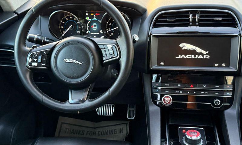 2019 Jaguar F-PACE 25t