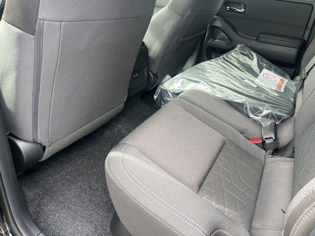 2026 Nissan Frontier Crew Cab SV 4x2