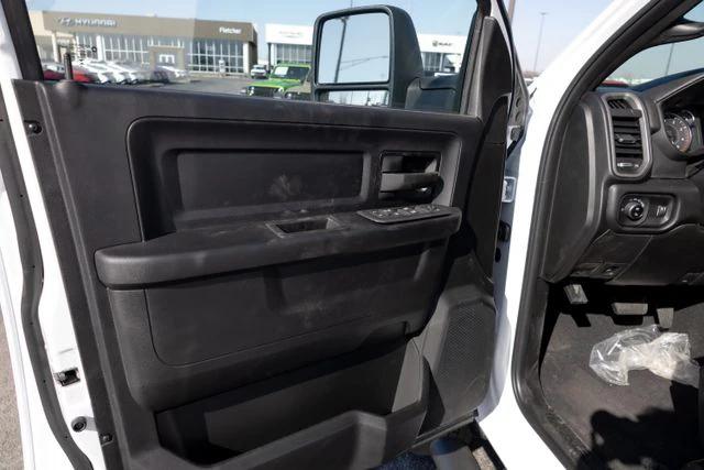 2026 Ram 3500 Tradesman Crew Cab 4x4 8' Box