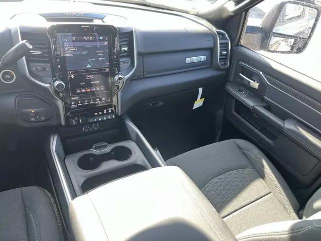 2026 Ram 3500 Big Horn Crew Cab 4x4 8' Box
