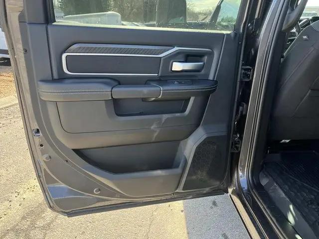 2026 Ram 3500 Big Horn Crew Cab 4x4 8' Box