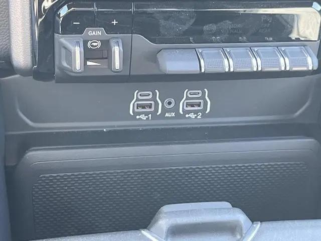 2026 Ram 3500 Big Horn Crew Cab 4x4 8' Box