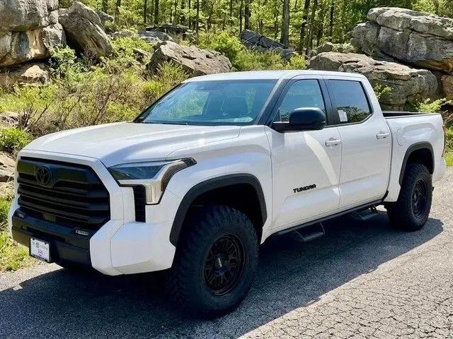 2026 Toyota Tundra SR5 CrewMax 5.5' Bed