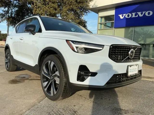 2026 Volvo XC40 Plus, B4 FWD Gas (mild hybrid), Dark for sale in San Antonio, TX