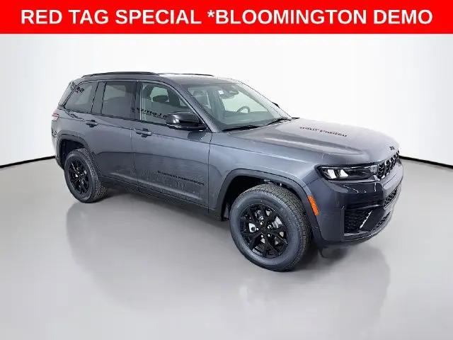 2026 Jeep Grand Cherokee Altitude 4x4 for sale in Bloomington, IL