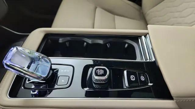 2026 Volvo XC90 Plug-In Hybrid Plus, T8 AWD, Electric/Gasoline, Bright, 7 Seats