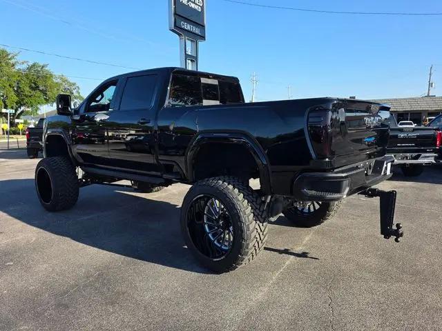 2026 GMC Sierra 2500HD Crew Cab, Standard Bed, Denali Ultimate, 4WD