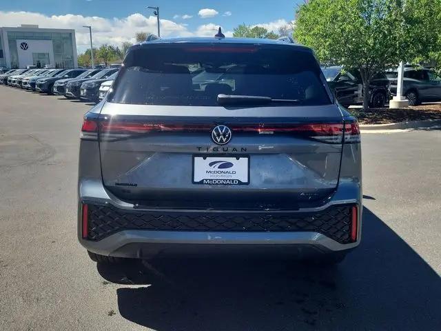 2026 Volkswagen Tiguan SE R-Line Black