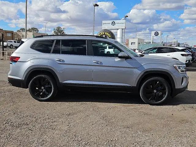 2026 Volkswagen Atlas SE with Technology